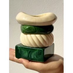 HUANZHI Green White Irregular Square Wide Resin Exaggerated Bracelet for Women Autumn Winter Fashion Chunky Jewelry Trend Bangle